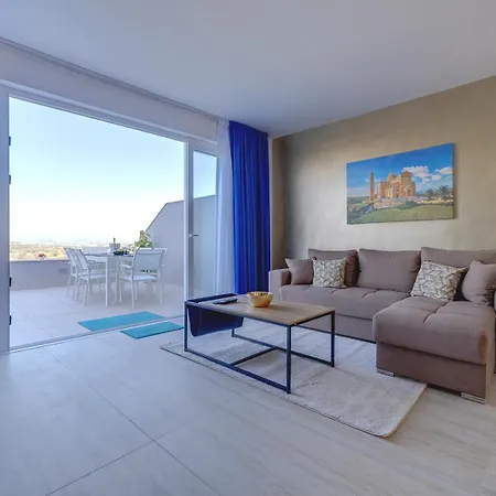 Luxury 3br Penthouse With Private Pool And Views