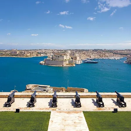 Luxury 3br Penthouse With Private Pool And Views * Hal Ghaxiak